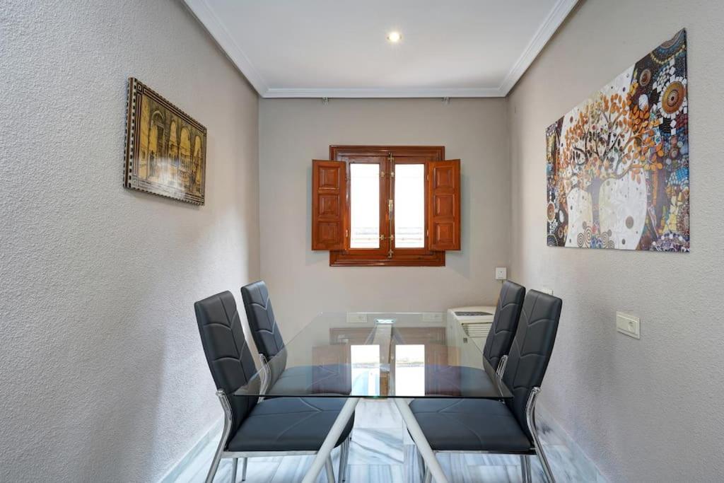 Centro. Atico Ayuntamiento Appartement *