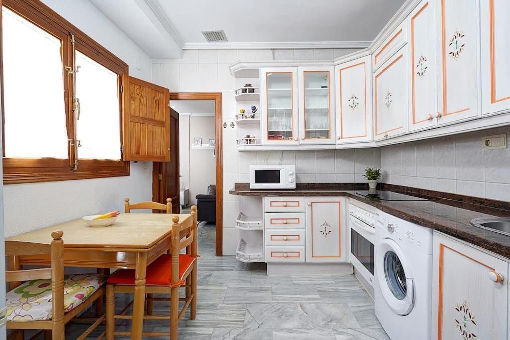 Centro. Atico Ayuntamiento Appartement *